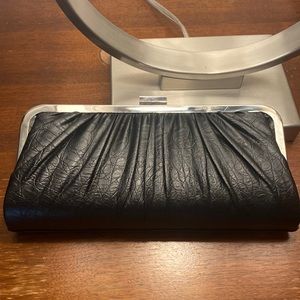 Black clutch